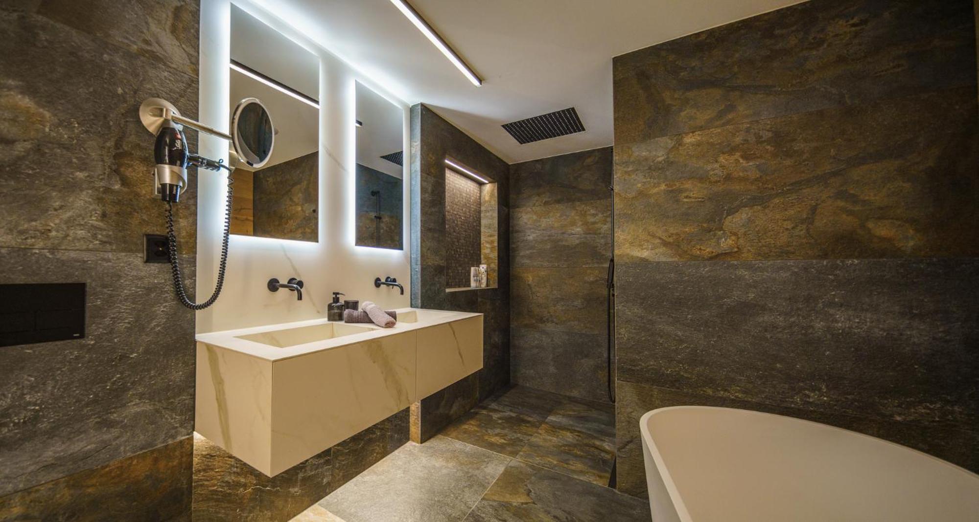 Luxury Mountain With Private Sauna And Underground Parking Sankt Moritz